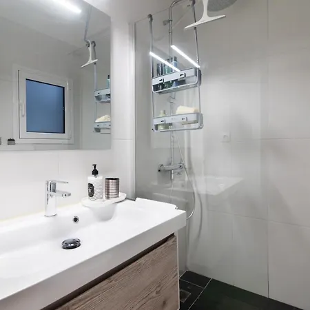 Apartment Diamond, 71 Sqm, Private Whirlpool Athens